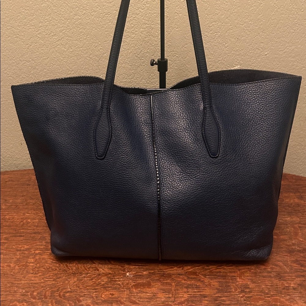 Tod’s Joy Large Tote Bag in Navy Blue Grained Leather - Picture 5 of 15